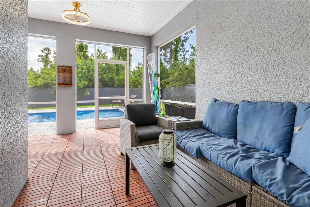 Activo con contrato: $375,000 (3 camas, 3 baños, 2522 Pies cuadrados)