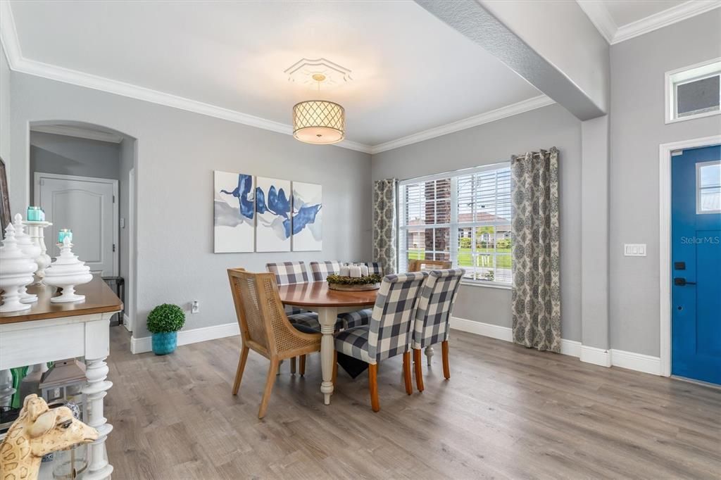 Activo con contrato: $375,000 (3 camas, 3 baños, 2522 Pies cuadrados)