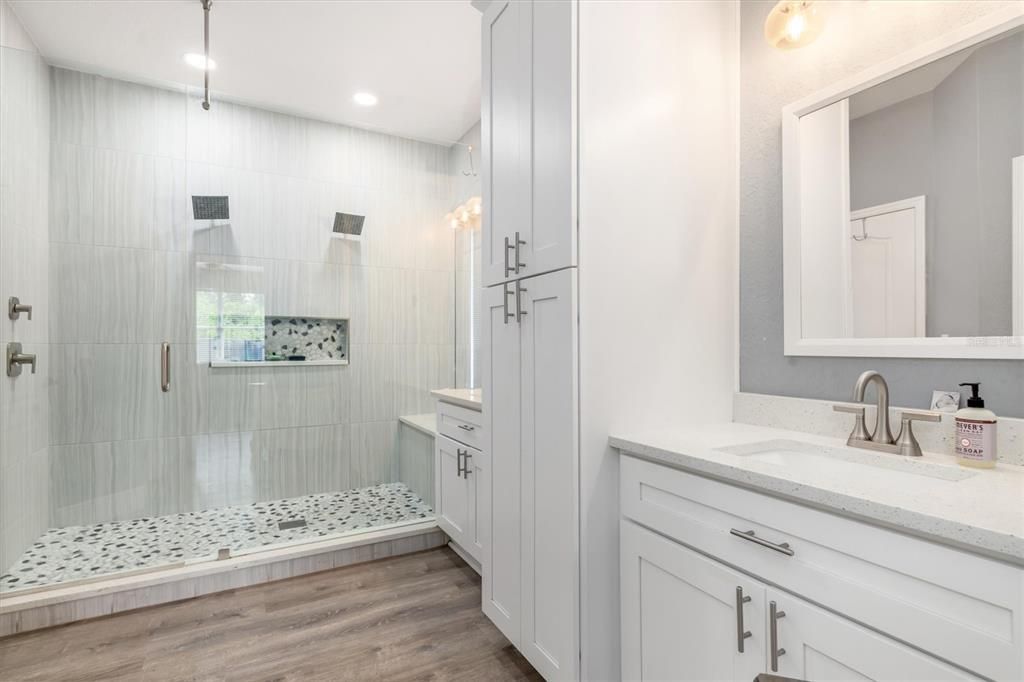 Activo con contrato: $375,000 (3 camas, 3 baños, 2522 Pies cuadrados)