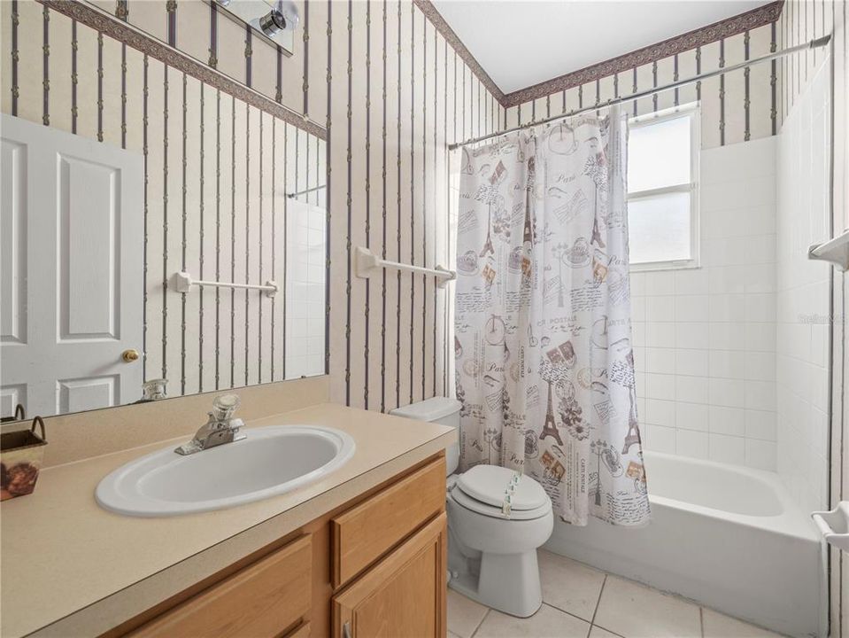 待售: $379,000 (4 贝兹, 2 浴室, 1730 平方英尺)