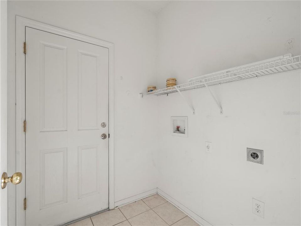 待售: $379,000 (4 贝兹, 2 浴室, 1730 平方英尺)