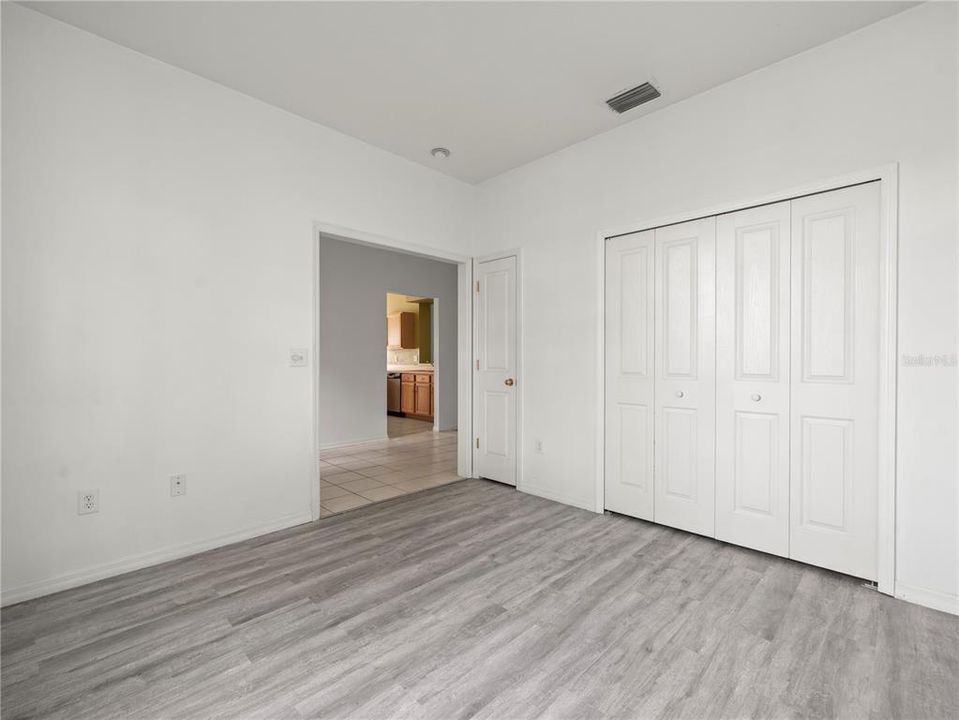 待售: $379,000 (4 贝兹, 2 浴室, 1730 平方英尺)