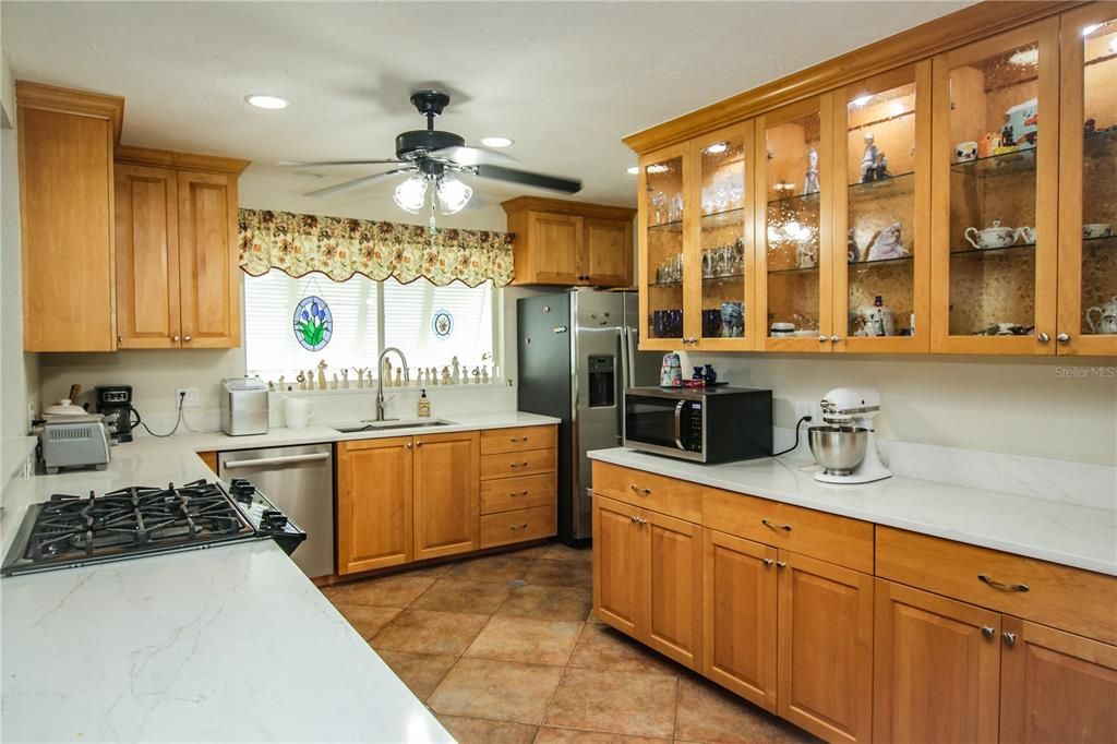 For Sale: $775,000 (3 beds, 2 baths, 1992 Square Feet)