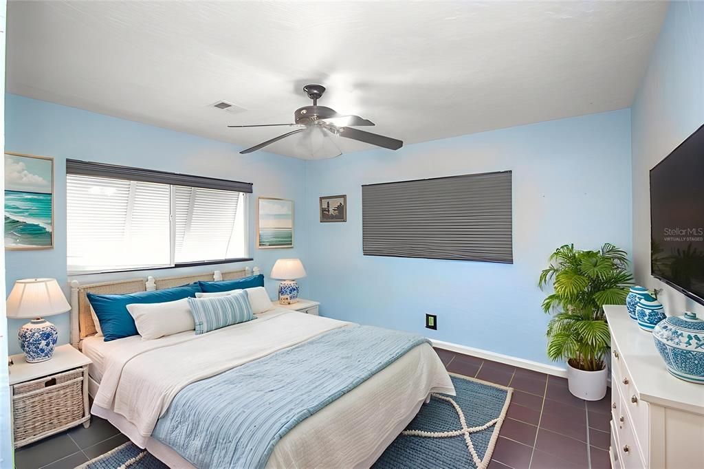 For Sale: $775,000 (3 beds, 2 baths, 1992 Square Feet)