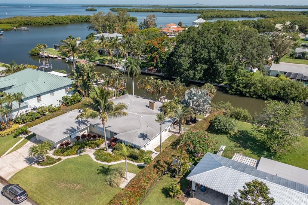 For Sale: $775,000 (3 beds, 2 baths, 1992 Square Feet)