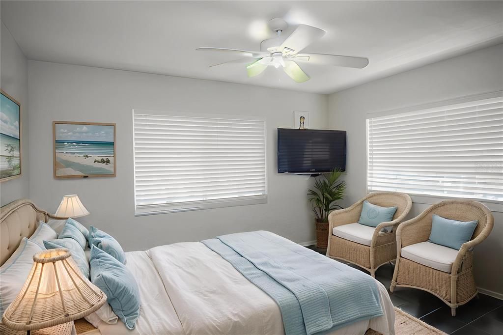 For Sale: $775,000 (3 beds, 2 baths, 1992 Square Feet)