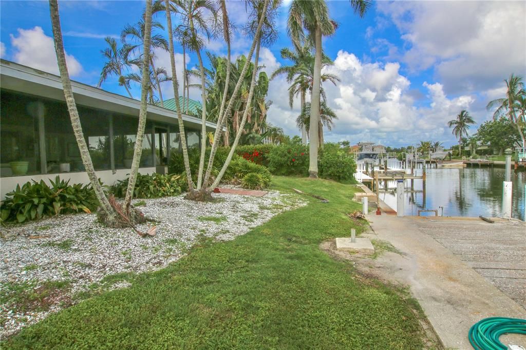 For Sale: $775,000 (3 beds, 2 baths, 1992 Square Feet)