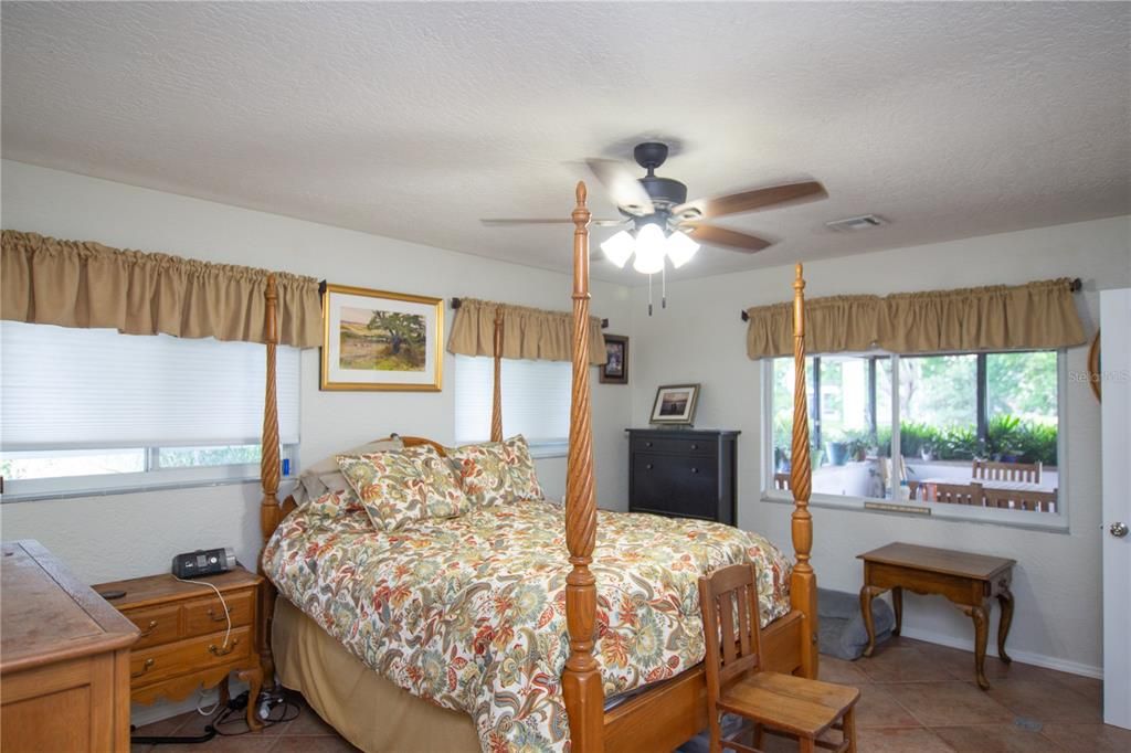 For Sale: $775,000 (3 beds, 2 baths, 1992 Square Feet)