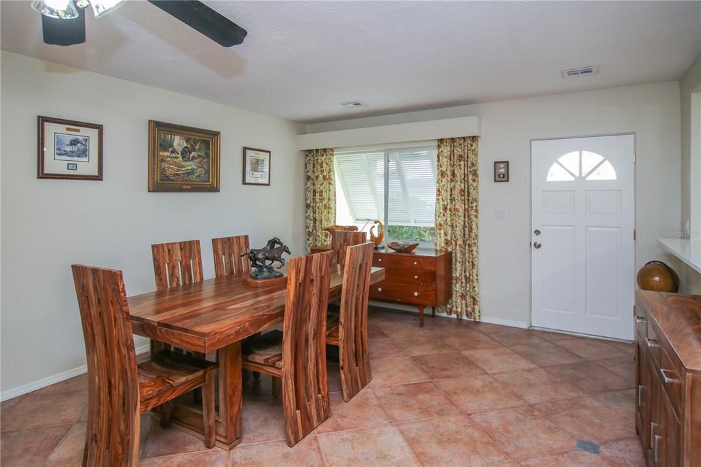 For Sale: $775,000 (3 beds, 2 baths, 1992 Square Feet)