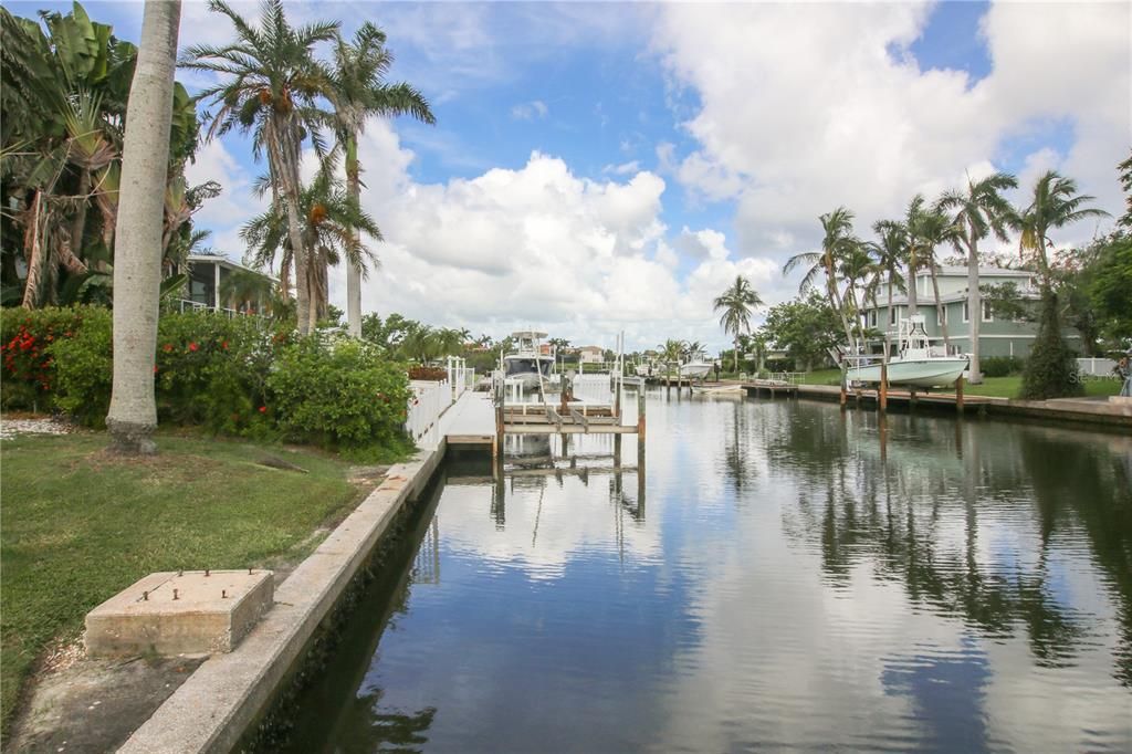 For Sale: $775,000 (3 beds, 2 baths, 1992 Square Feet)