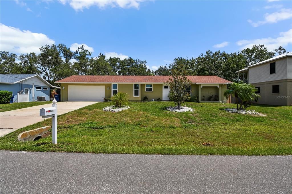 出租: $3,000 (2 贝兹, 2 浴室, 1210 平方英尺)