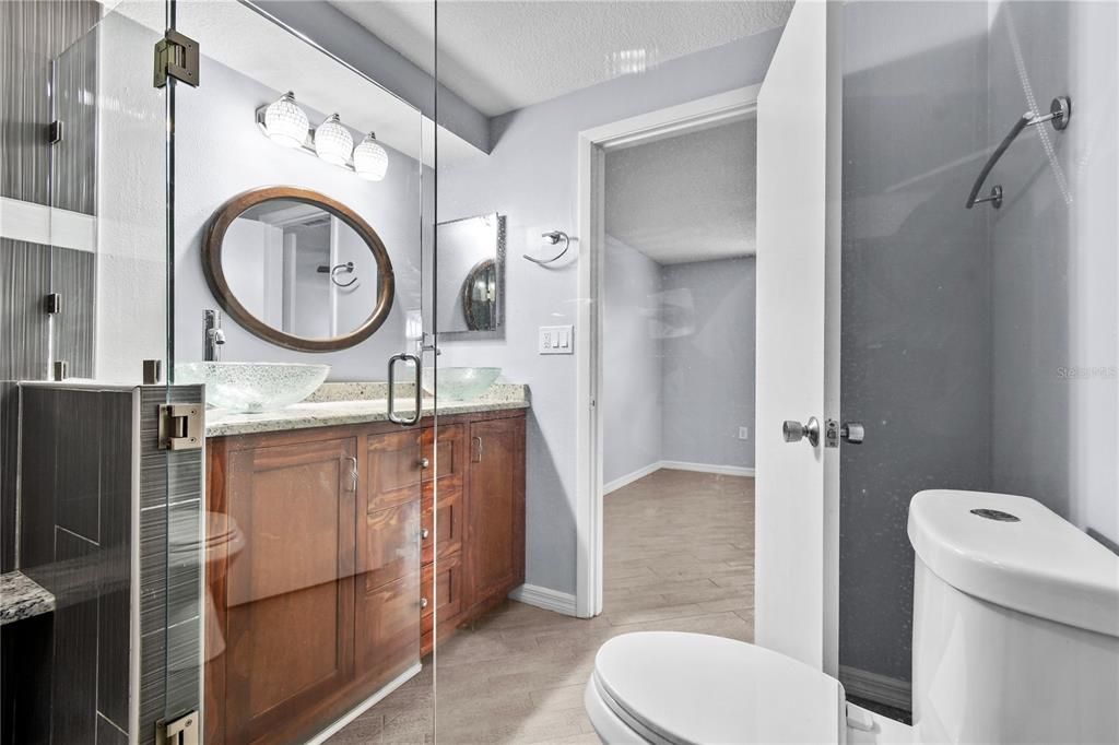 出租: $3,000 (2 贝兹, 2 浴室, 1210 平方英尺)