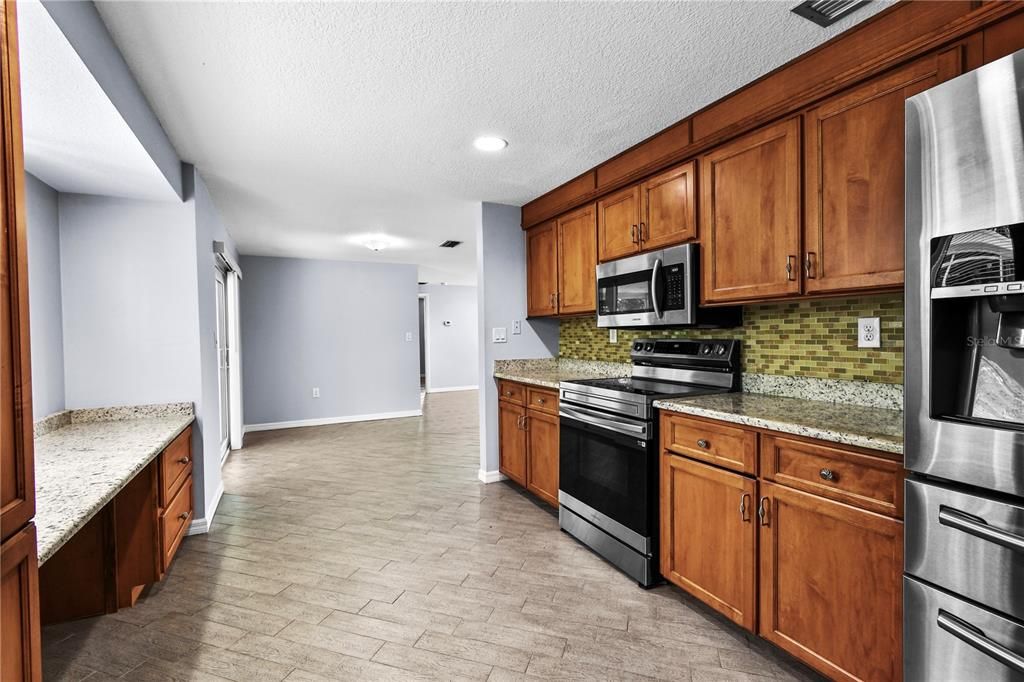 出租: $3,000 (2 贝兹, 2 浴室, 1210 平方英尺)