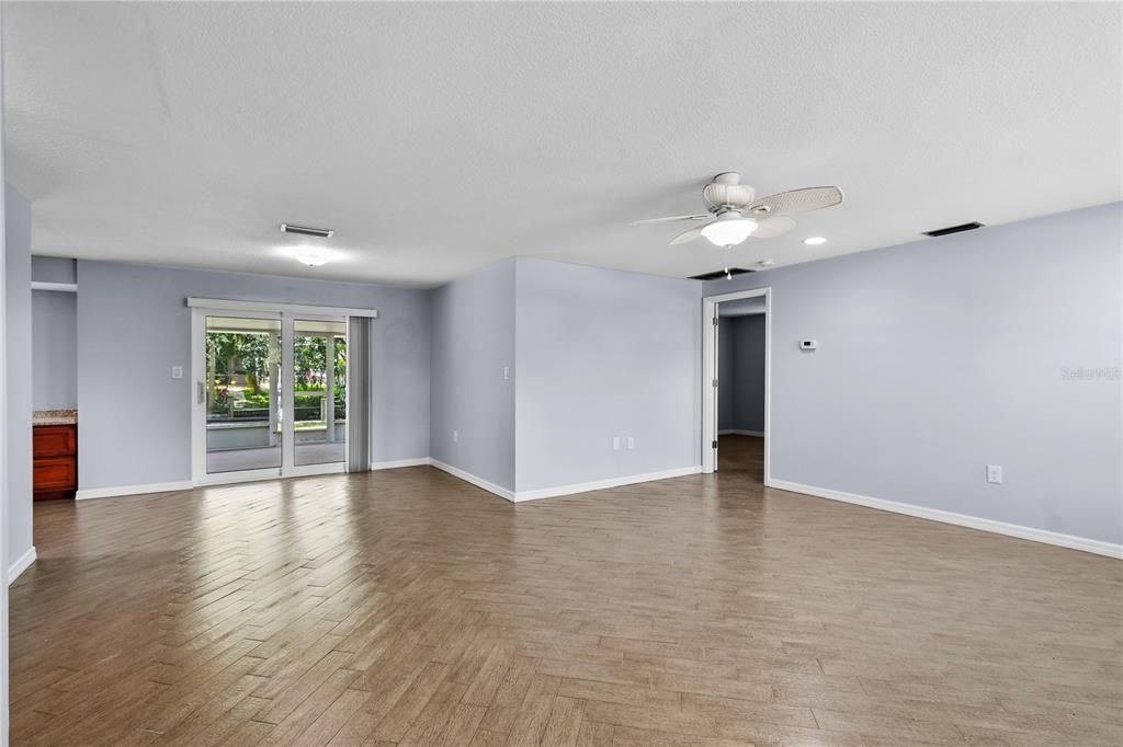 出租: $3,000 (2 贝兹, 2 浴室, 1210 平方英尺)