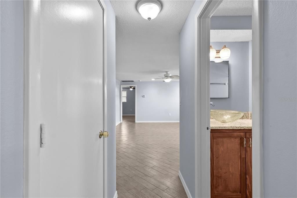 出租: $3,000 (2 贝兹, 2 浴室, 1210 平方英尺)