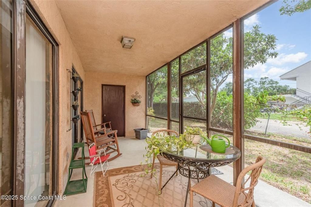 For Sale: $164,000 (2 beds, 2 baths, 1134 Square Feet)