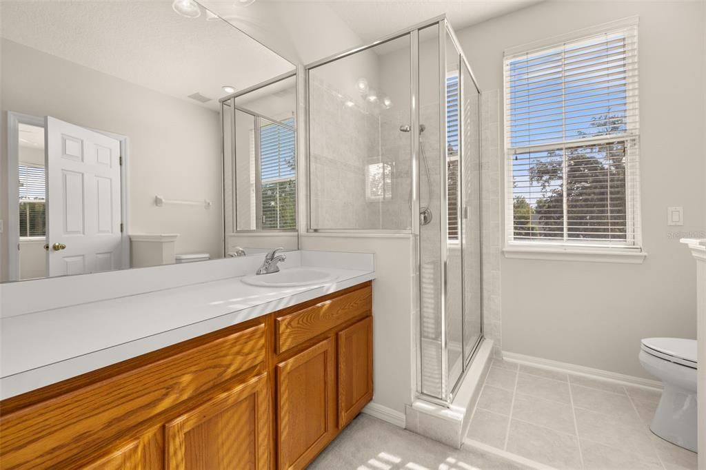 Под контрактом: $849,000 (4 спален, 2 ванн, 2140 Квадратных фут)