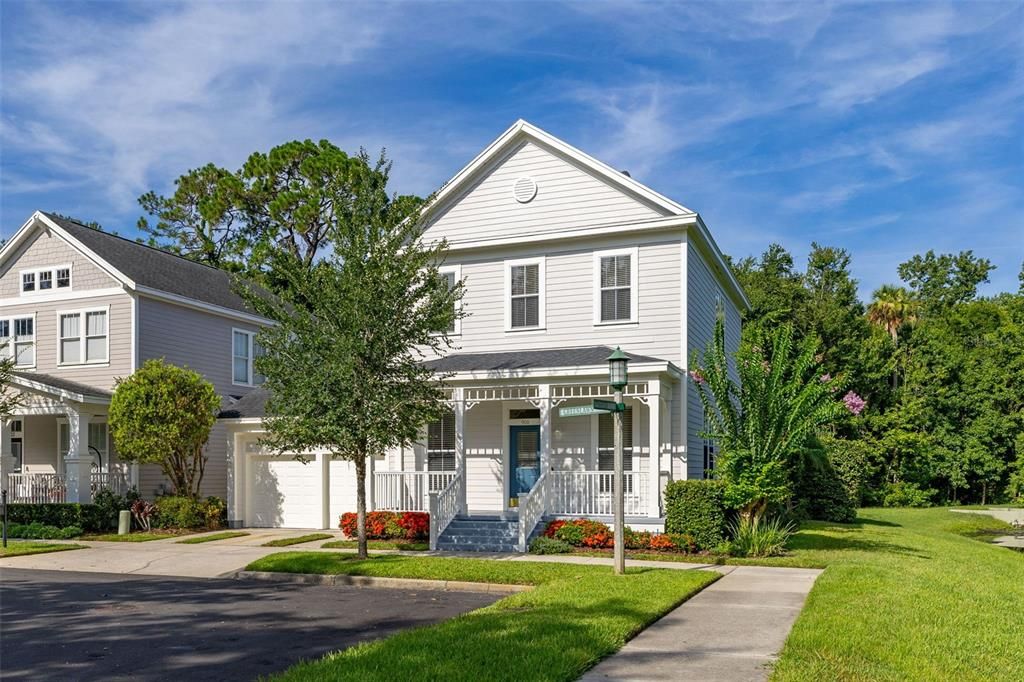 Под контрактом: $849,000 (4 спален, 2 ванн, 2140 Квадратных фут)