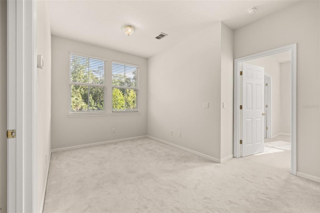 Под контрактом: $849,000 (4 спален, 2 ванн, 2140 Квадратных фут)