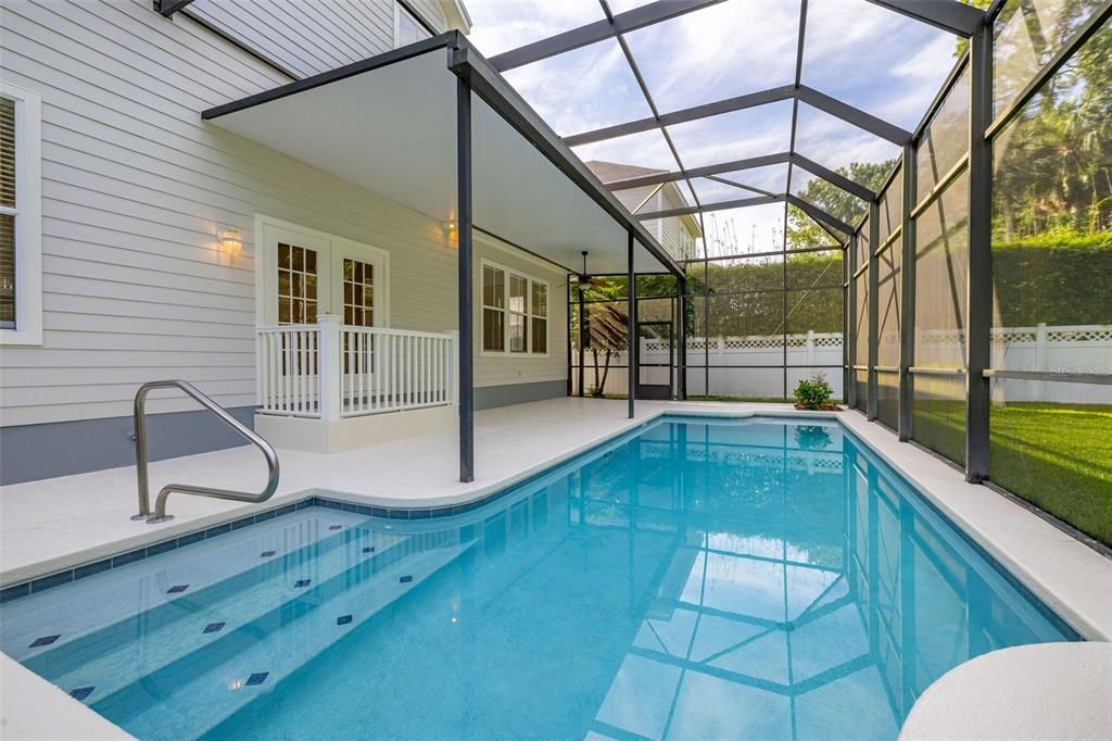 Под контрактом: $849,000 (4 спален, 2 ванн, 2140 Квадратных фут)