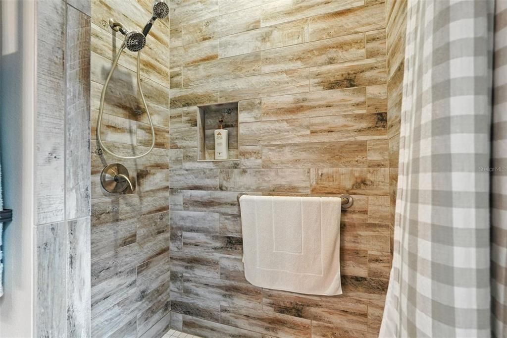 待售: $595,500 (3 贝兹, 2 浴室, 2120 平方英尺)