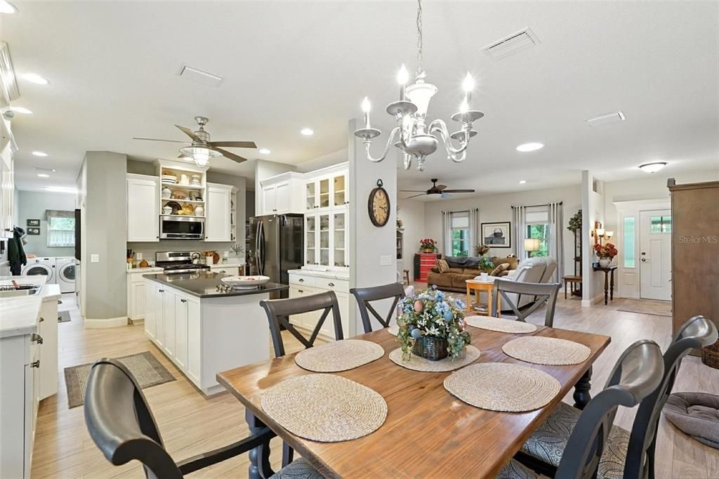 待售: $595,500 (3 贝兹, 2 浴室, 2120 平方英尺)