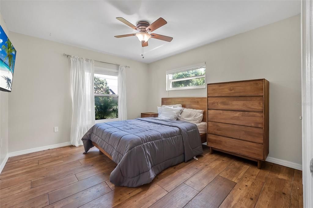 En Venta: $699,000 (3 camas, 2 baños, 1735 Pies cuadrados)