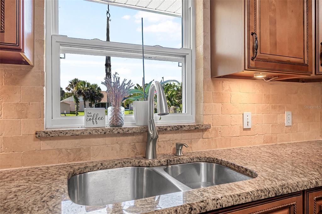 En Venta: $699,000 (3 camas, 2 baños, 1735 Pies cuadrados)