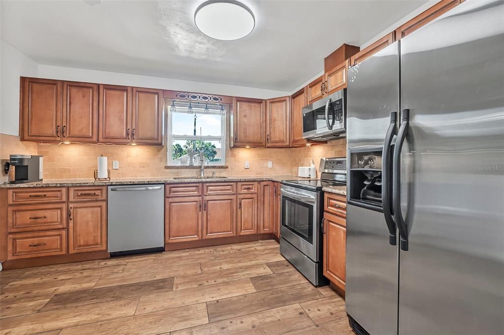 En Venta: $699,000 (3 camas, 2 baños, 1735 Pies cuadrados)