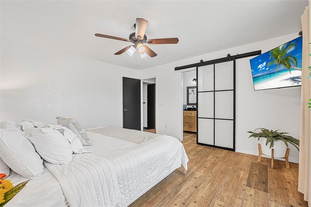 En Venta: $699,000 (3 camas, 2 baños, 1735 Pies cuadrados)