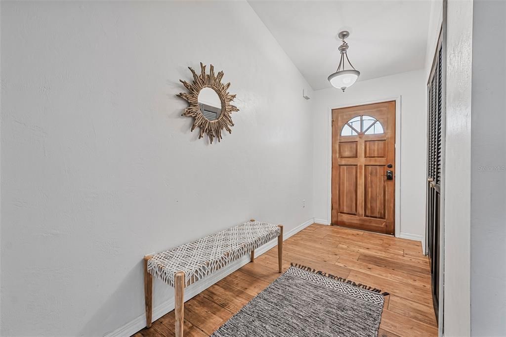 En Venta: $699,000 (3 camas, 2 baños, 1735 Pies cuadrados)