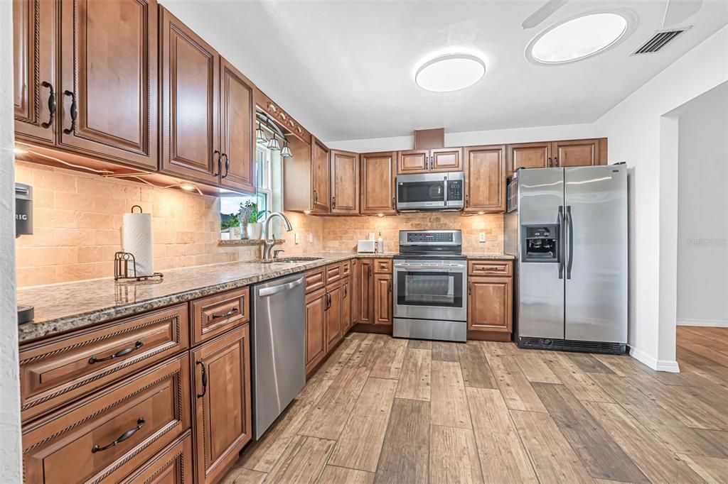 En Venta: $699,000 (3 camas, 2 baños, 1735 Pies cuadrados)