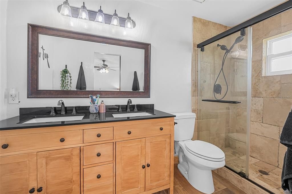 En Venta: $699,000 (3 camas, 2 baños, 1735 Pies cuadrados)