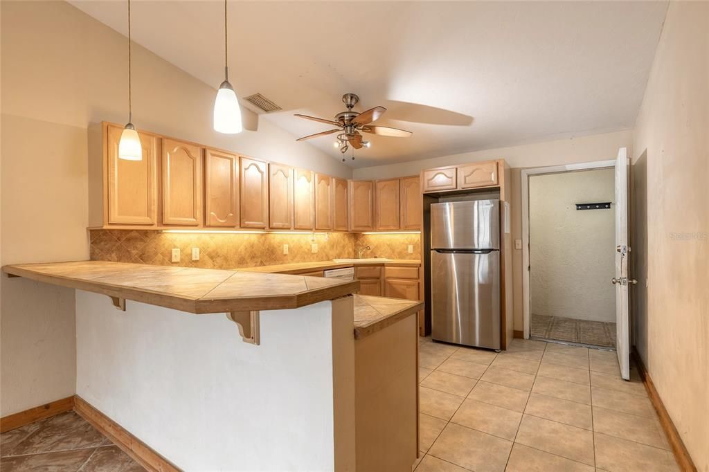 For Sale: $119,900 (2 beds, 1 baths, 1020 Square Feet)