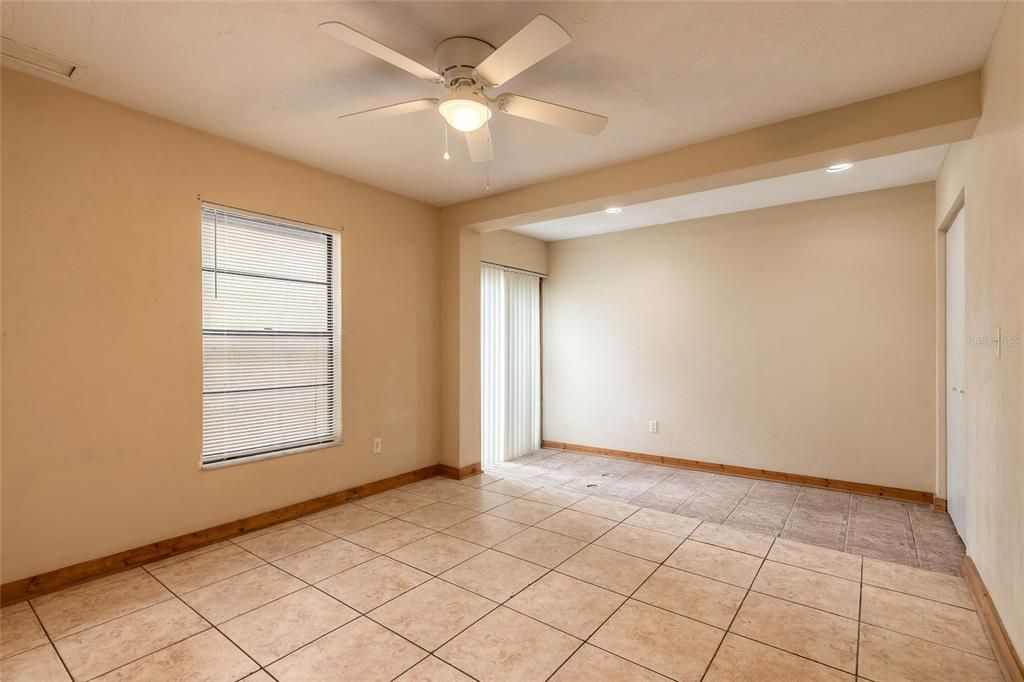 For Sale: $119,900 (2 beds, 1 baths, 1020 Square Feet)