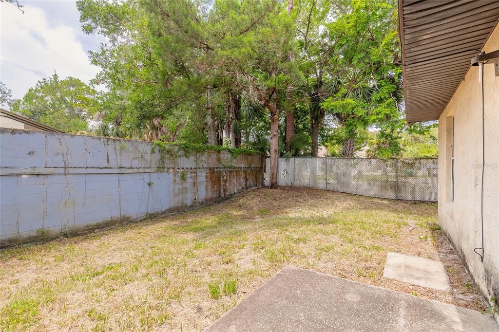 For Sale: $119,900 (2 beds, 1 baths, 1020 Square Feet)