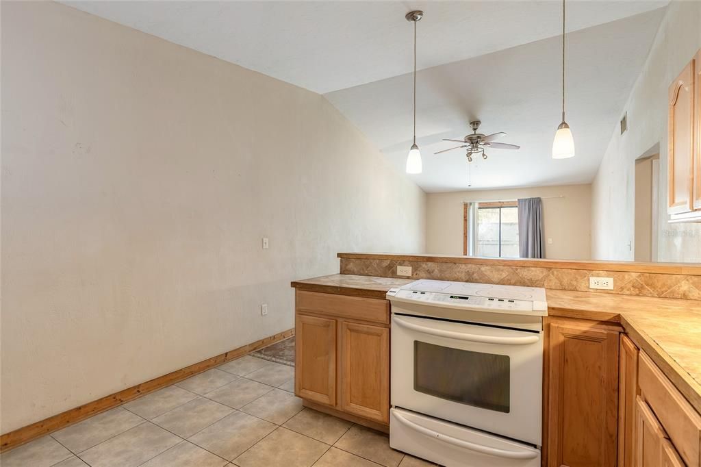 For Sale: $119,900 (2 beds, 1 baths, 1020 Square Feet)