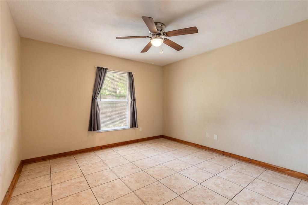 For Sale: $119,900 (2 beds, 1 baths, 1020 Square Feet)