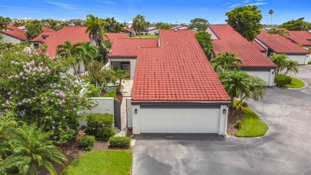 For Sale: $449,900 (2 beds, 2 baths, 1574 Square Feet)