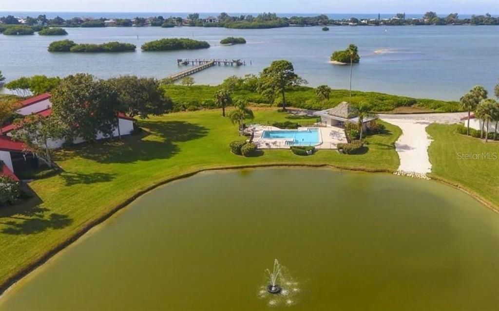 For Sale: $449,900 (2 beds, 2 baths, 1574 Square Feet)