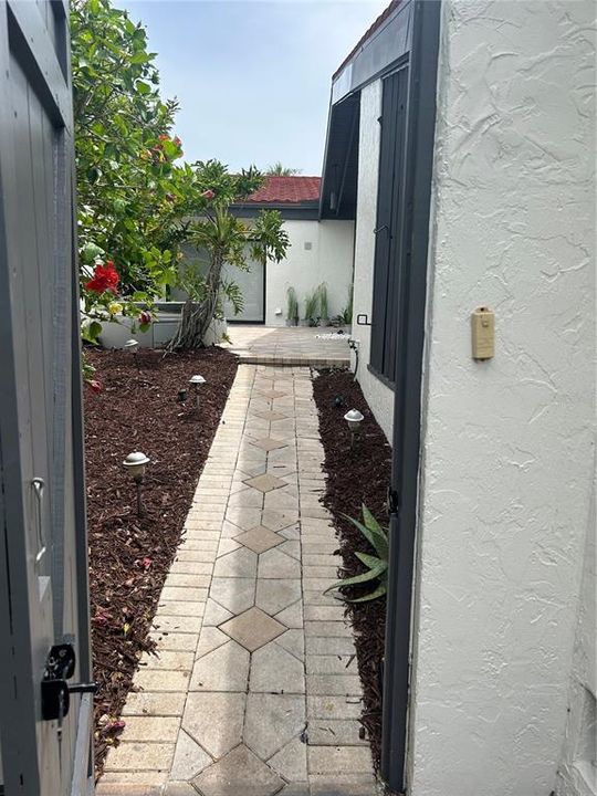 For Sale: $449,900 (2 beds, 2 baths, 1574 Square Feet)