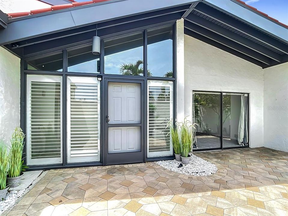 For Sale: $449,900 (2 beds, 2 baths, 1574 Square Feet)