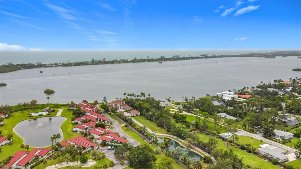 For Sale: $449,900 (2 beds, 2 baths, 1574 Square Feet)