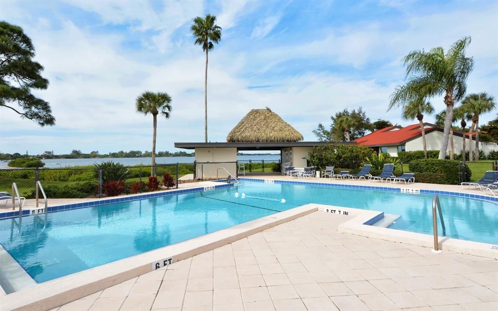 For Sale: $449,900 (2 beds, 2 baths, 1574 Square Feet)