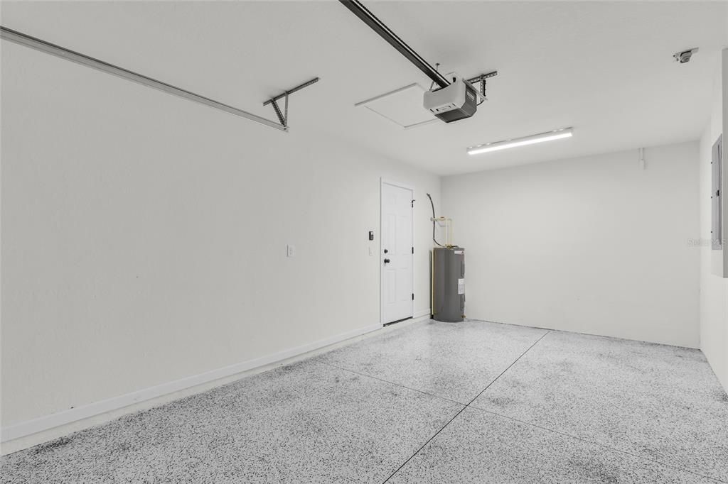 Activo con contrato: $230,000 (3 camas, 2 baños, 1173 Pies cuadrados)