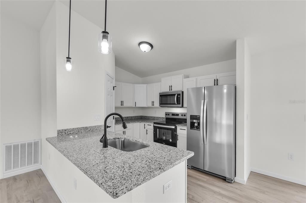 Activo con contrato: $230,000 (3 camas, 2 baños, 1173 Pies cuadrados)