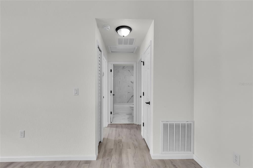 Activo con contrato: $230,000 (3 camas, 2 baños, 1173 Pies cuadrados)