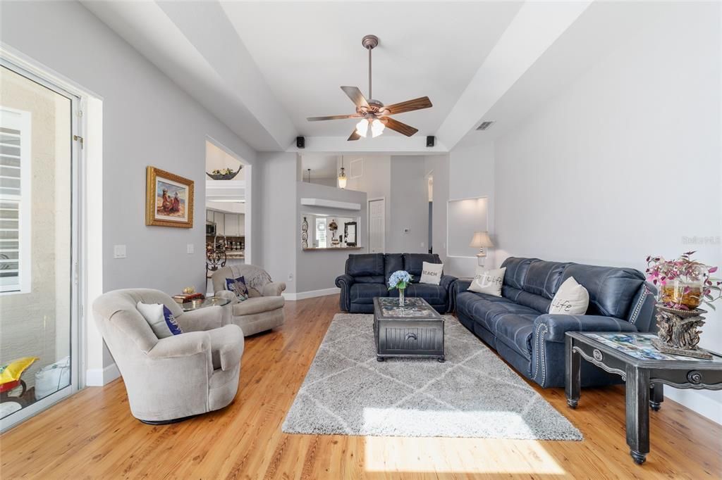 待售: $629,000 (4 贝兹, 3 浴室, 3309 平方英尺)