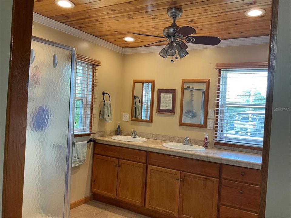 En Venta: $344,000 (2 camas, 2 baños, 1248 Pies cuadrados)