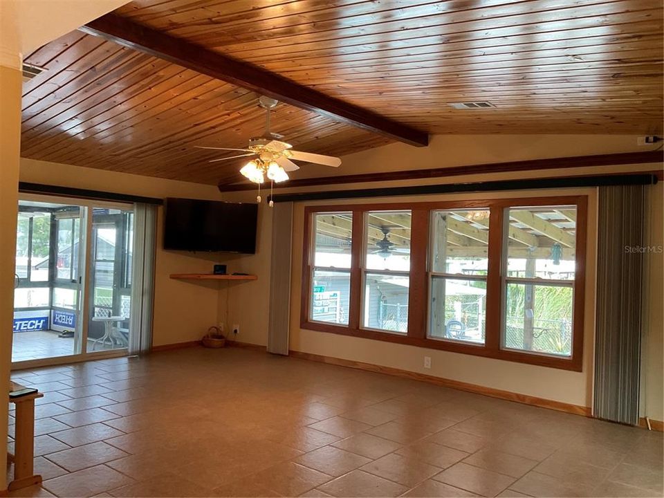 En Venta: $344,000 (2 camas, 2 baños, 1248 Pies cuadrados)